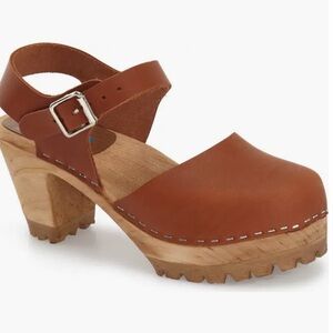 Mia “Abba” Clog Brown “Luggage” in Size 40 (us size 9.5 to size 10)